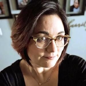 Meet your Posher, Debbie